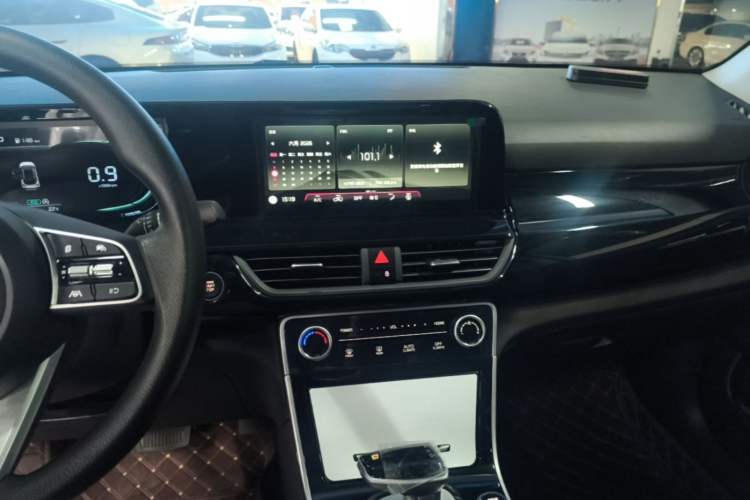 Used Kia Seltos 2026 1.5L IVT Luxury Edition Audio And AC Panel