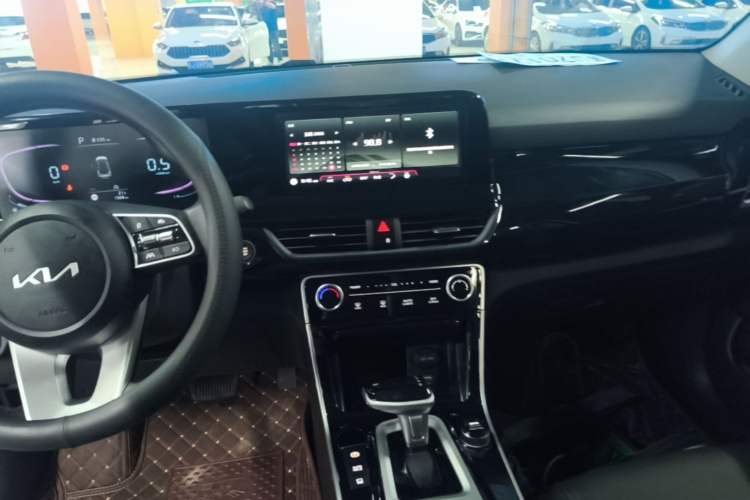 Used Kia Seltos 2026 1.5L IVT Luxury Edition Audio And AC Panel