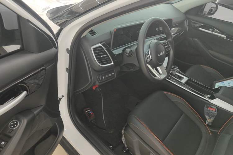 Used Kia Seltos 2026 1.5L IVT Luxury Comfort Edition Driver Seat