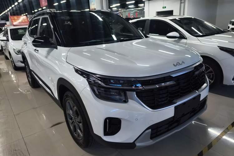 Used Kia Seltos 2026 1.5L IVT Luxury Edition Front Right 45 Deg