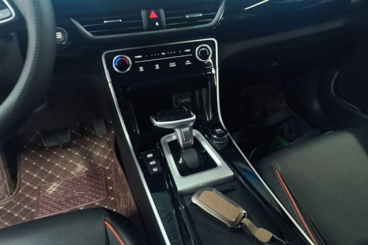 Used Kia Seltos 2026 1.5L IVT Luxury Edition Gear Lever