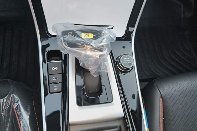 Used Kia Seltos 2026 1.5L IVT Luxury Edition Gear Lever