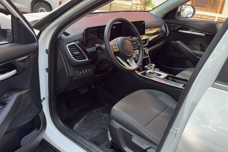 Used Kia Seltos 2026 Model 1.5L IVT Comfort Edition Interior 1