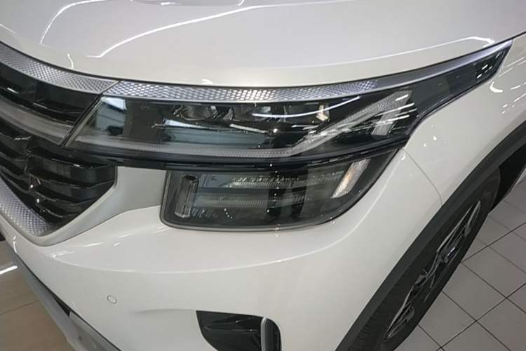 Used Kia Seltos 2026 1.5L IVT Luxury Comfort Edition Left Front Headlight
