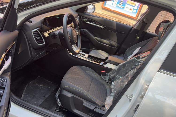 Used Kia Seltos 2026 Model 1.5L IVT Comfort Edition Left Front Seat