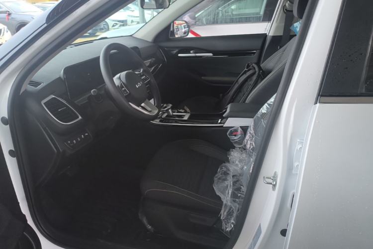 Used Kia Seltos 2026 Model 1.5L IVT Comfort Edition Left Front Seat