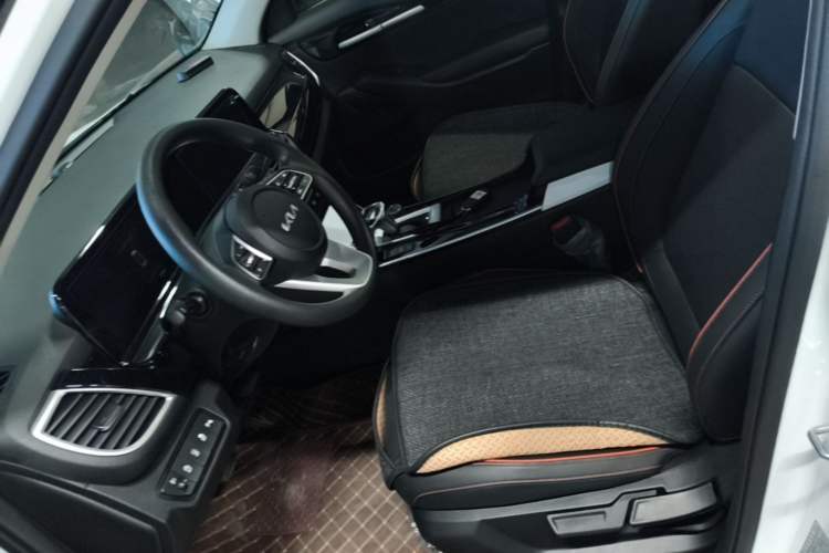 Used Kia Seltos 2026 1.5L IVT Luxury Edition Left Front Seat