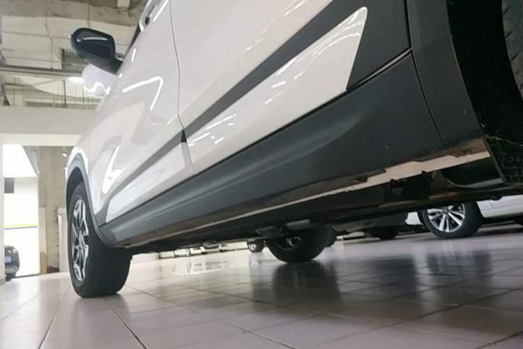 Used Kia Seltos 2026 1.5L IVT Luxury Comfort Edition Left Side Sill