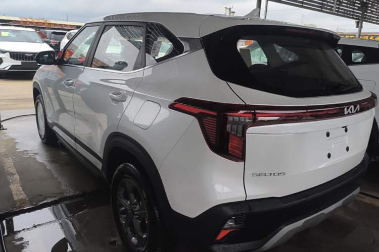 Used Kia Seltos 2026 Model 1.5L IVT Comfort Edition Rear Left 45 Deg