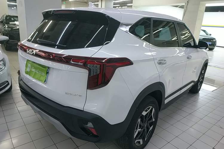 Used Kia Seltos 2026 1.5L IVT Luxury Comfort Edition Rear Right 45 Deg