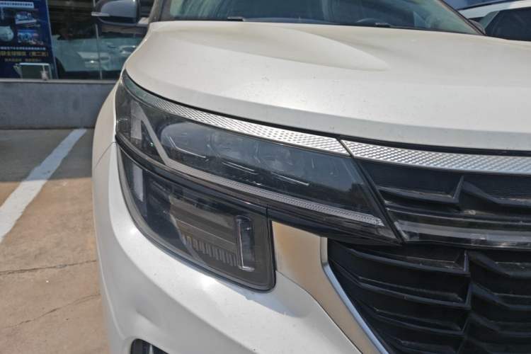 Used Kia Seltos 2026 1.5L IVT Prestige Edition Right Front Headlight