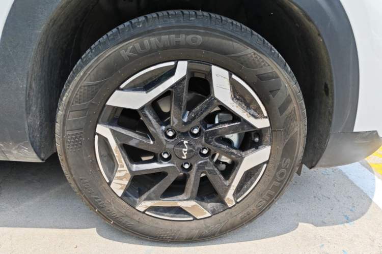 Used Kia Seltos 2026 1.5L IVT Prestige Edition Right Front Wheel Hub