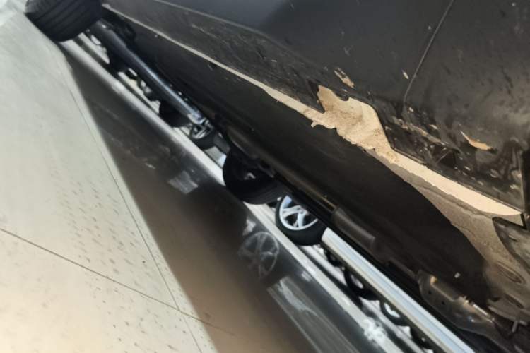 Used Kia Seltos 2026 1.5L IVT Luxury Edition Right Side Sill