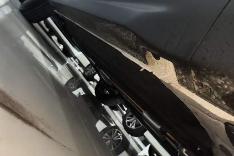 Used Kia Seltos 2026 1.5L IVT Luxury Edition Right Side Sill
