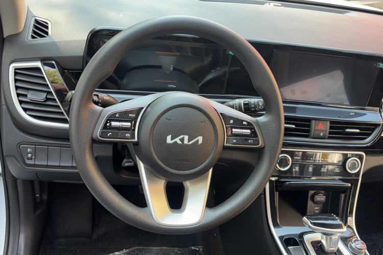 Used Kia Seltos 2026 Model 1.5L IVT Comfort Edition Steering Wheel
