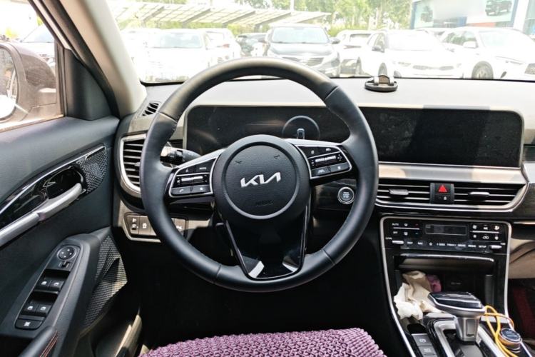 Used Kia Seltos 2026 1.5L IVT Prestige Edition Steering Wheel