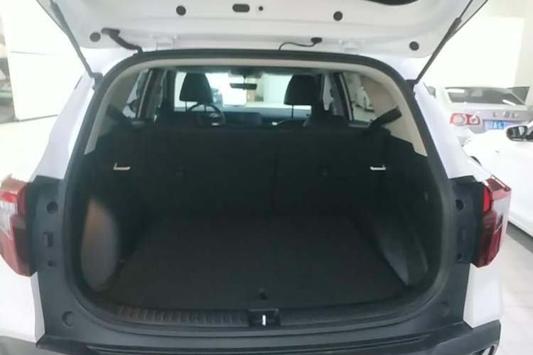 Used Kia Seltos 2026 1.5L IVT Luxury Comfort Edition Trunk