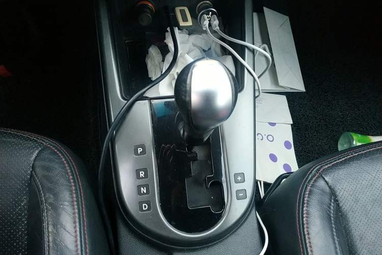Used Kia Shuma 2010 1.6AT Luxury Edition Gear Lever
