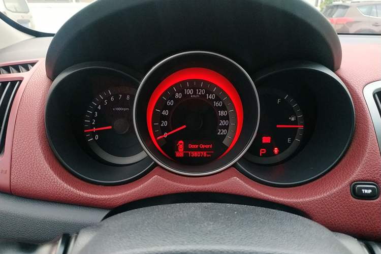 Used Kia Shuma 2010 1.6AT Luxury Edition Instrument Cluster