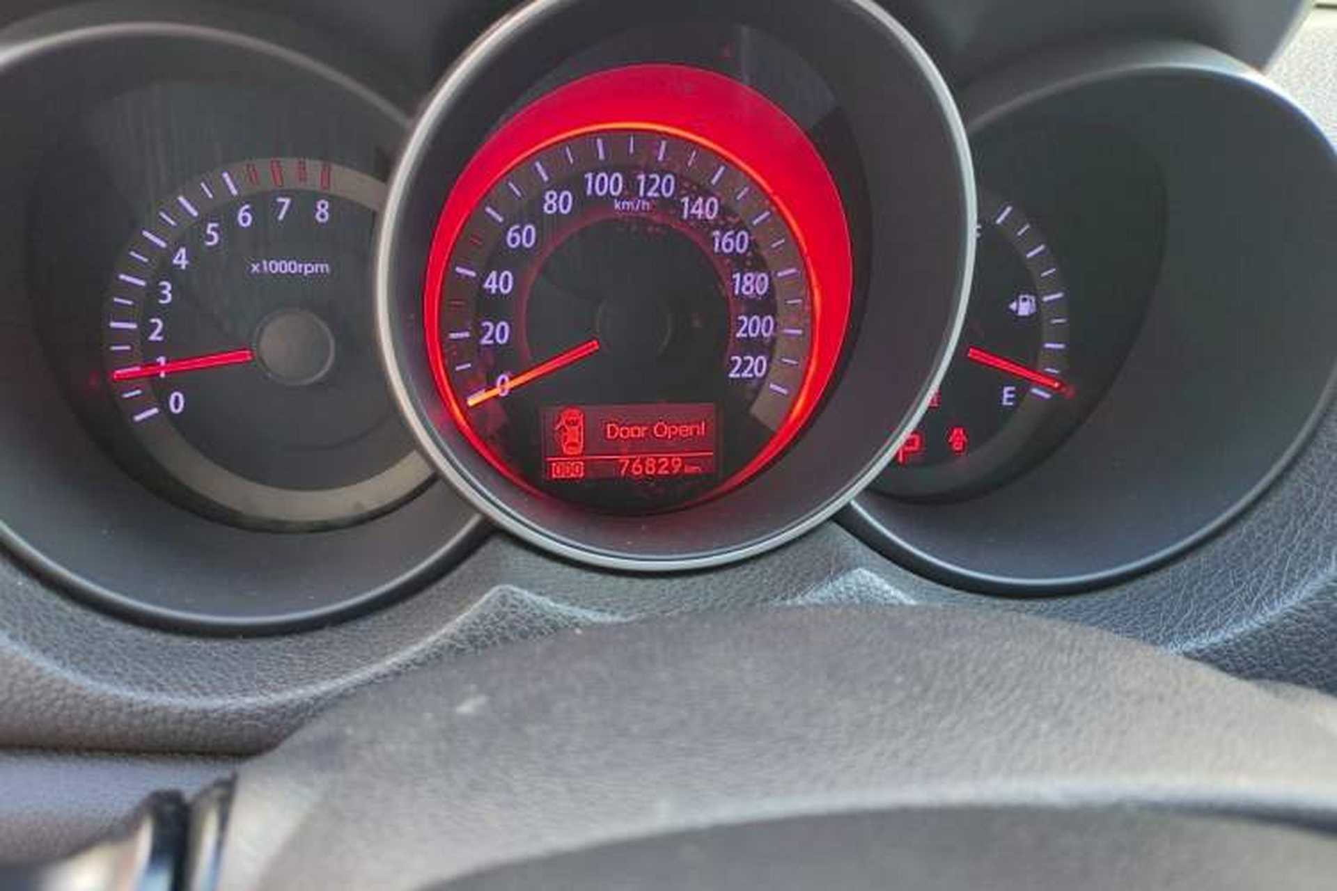 Used Kia Shuma 2010 2.0 AT Luxury Edition Odometer Close Up