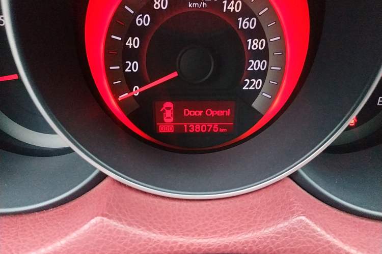 Used Kia Shuma 2010 1.6AT Luxury Edition Odometer Close Up