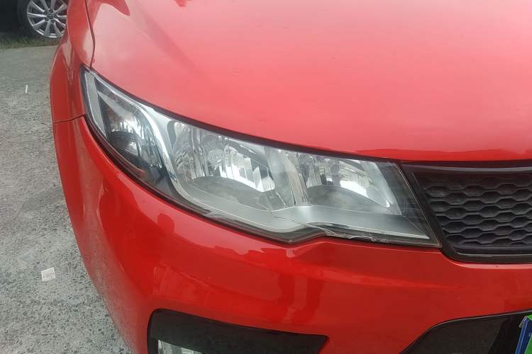 Used Kia Shuma 2010 1.6AT Luxury Edition Right Front Headlight