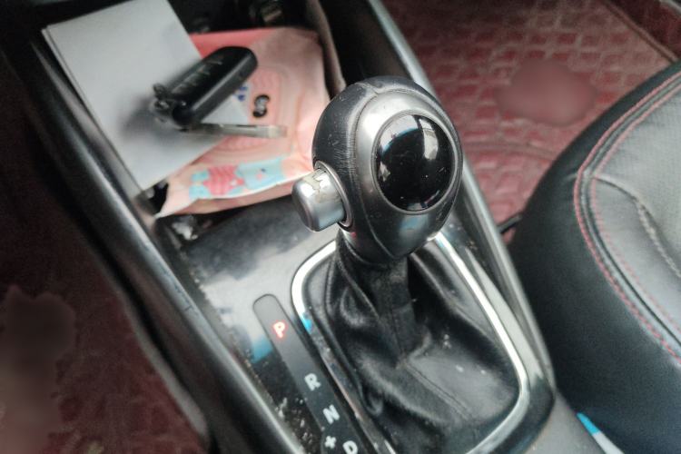 Used Kia Shuma 2011 2.0 AT Sport Edition Gear Lever