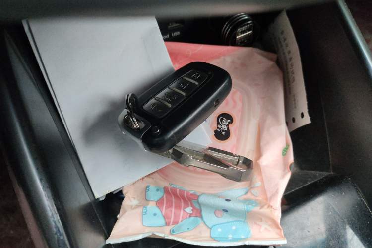 Used Kia Shuma 2011 2.0 AT Sport Edition Interior 1