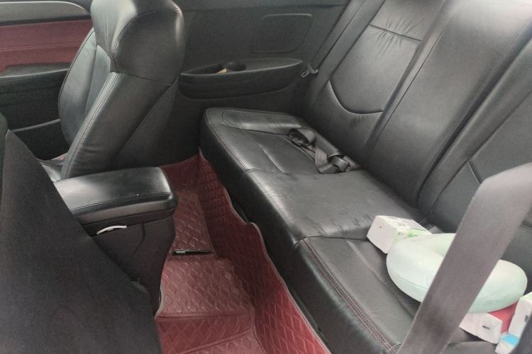 Used Kia Shuma 2011 2.0 AT Sport Edition Interior 4
