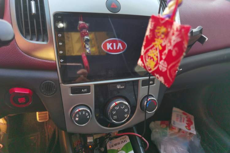 Used Kia Shuma 2011 1.6AT Luxury Edition Audio And AC Panel