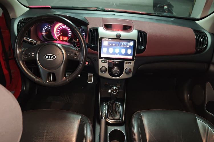 Used Kia Shuma 2011 2.0 AT Sport Edition Center Console