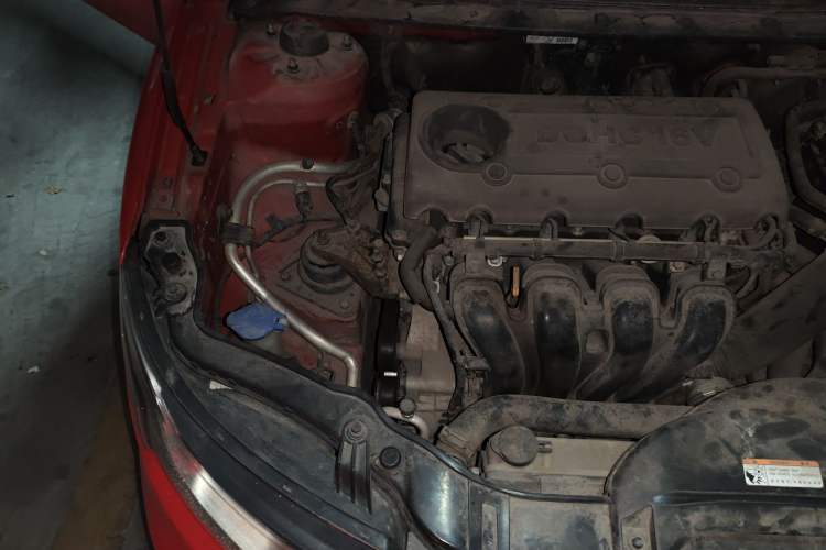 Used Kia Shuma 2011 2.0 AT Sport Edition Engine Bay Right