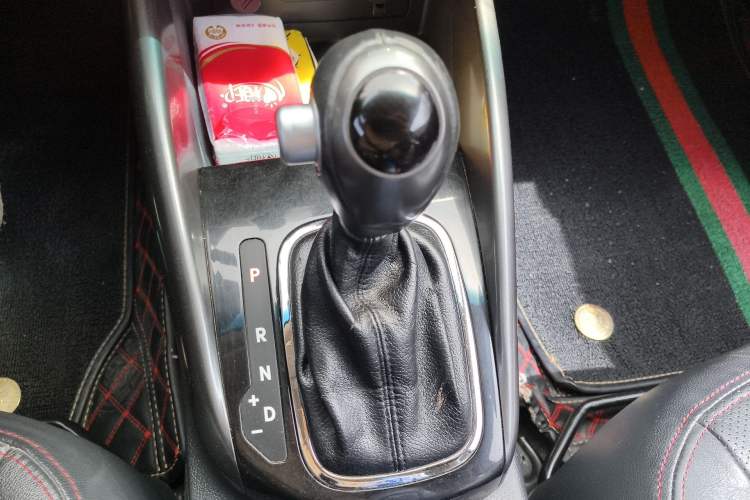 Used Kia Shuma 2011 1.6AT Luxury Edition Gear Lever