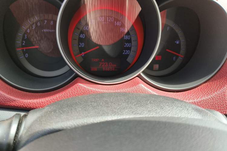 Used Kia Shuma 2011 1.6AT Luxury Edition Odometer Close Up