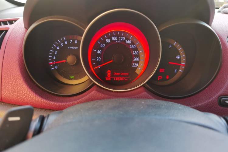 Used Kia Shuma 2011 1.6AT Luxury Edition Odometer Close Up