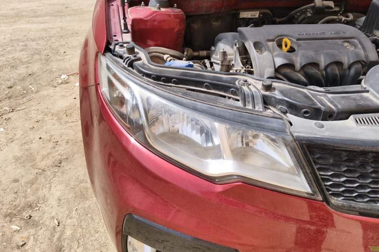 Used Kia Shuma 2011 1.6AT Luxury Edition Right Front Headlight