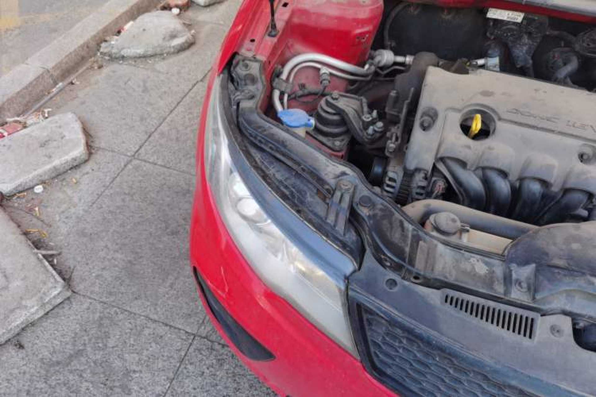 Used Kia Shuma 2011 1.6AT Luxury Edition Right Front Headlight