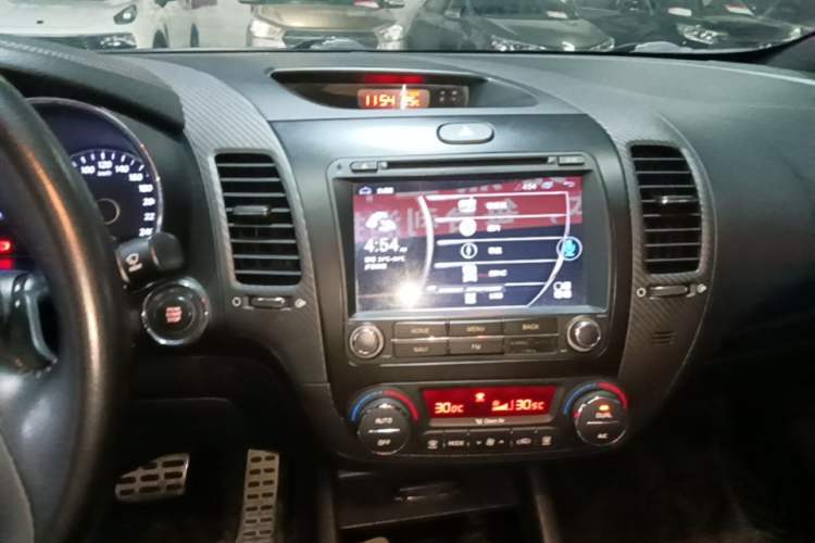 Used Kia Shuma 2014 1.6T Luxury Edition China IV Audio And AC Panel