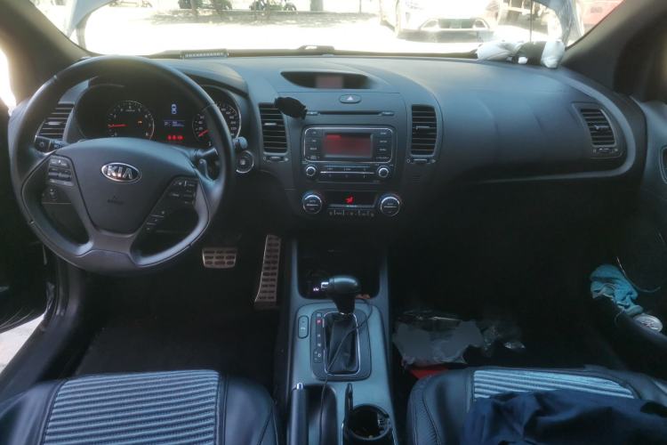 Used Kia Shuma 2014 1.6T Luxury Edition China IV Center Console