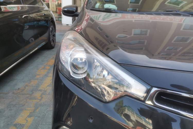 Used Kia Shuma 2014 1.6T Luxury Edition China IV Right Front Headlight