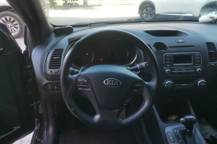 Used Kia Shuma 2014 1.6T Luxury Edition China IV Steering Wheel