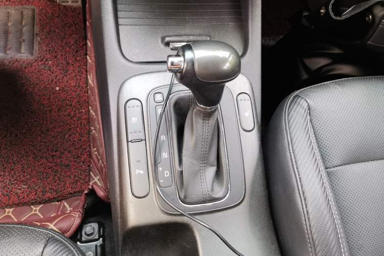 Used Kia Shuma 2014 1.6T Flagship Edition China IV Standard Gear Lever