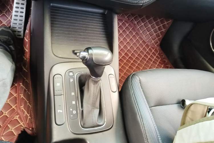 Used Kia Shuma 2014 1.6T Flagship Edition China IV Standard Gear Lever
