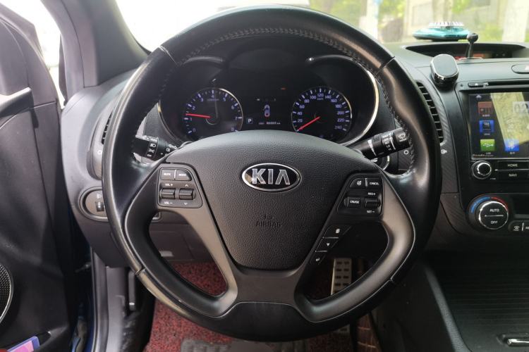 Used Kia Shuma 2014 1.6T Flagship Edition China IV Standard Steering Wheel