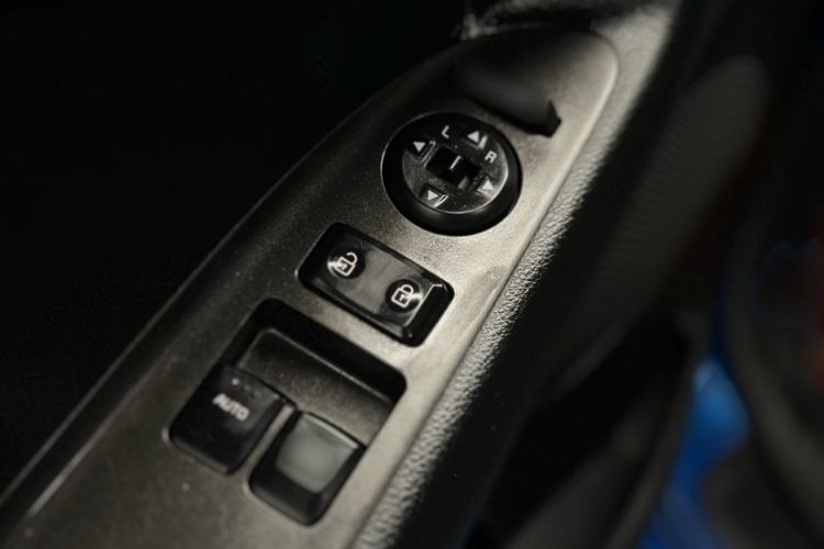 Used Kia Shuma 2014 1.6T Flagship Edition China IV Standard Steering Wheel