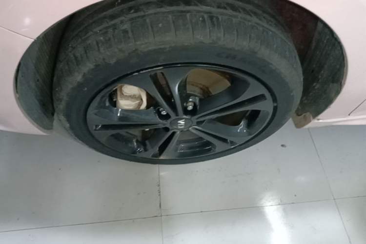 Used Kia Shuma 2014 1.6T Luxury Edition China IV Left Front Wheel Hub