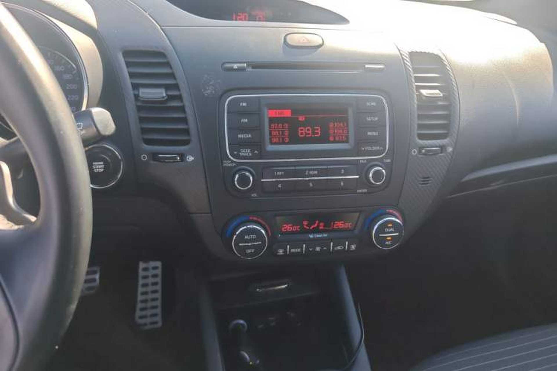 Used Kia Shuma 2014 1.6T Fashion Edition China V Standard Audio And AC Panel