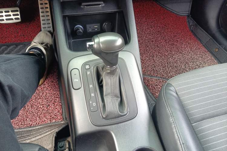 Used Kia Shuma 2014 1.6T Fashion Edition China V Standard Gear Lever