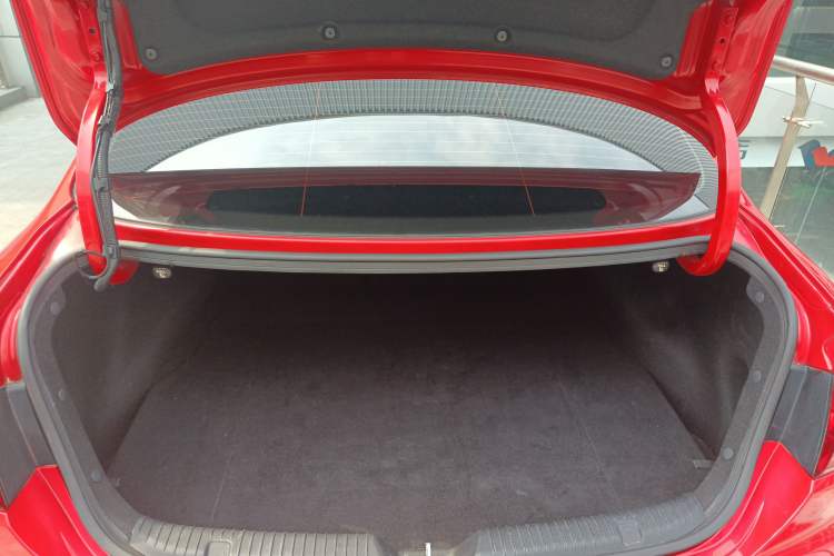 Used Kia Shuma 2014 1.6T Fashion Edition China V Standard Trunk