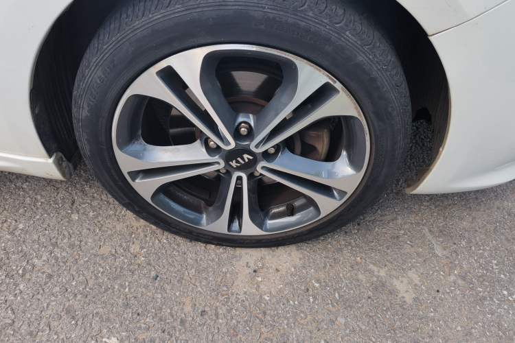 Used Kia Shuma 2014 1.6T Luxury Edition China V standard Right Front Wheel Hub